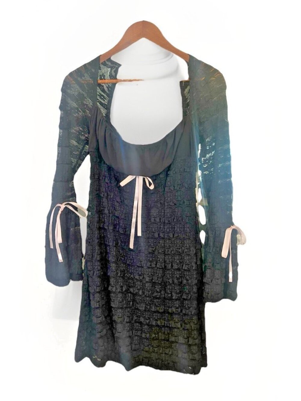 Dress wimsigoth Black Gwen Sz M Bell Sleeve Lace Pink Dark Bow Peep Q - Picture 2 of 12